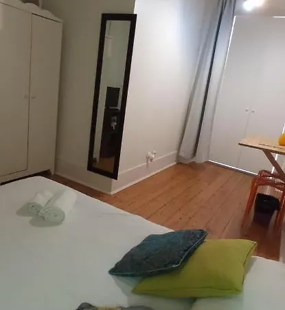Guest house Chiado Happy *
